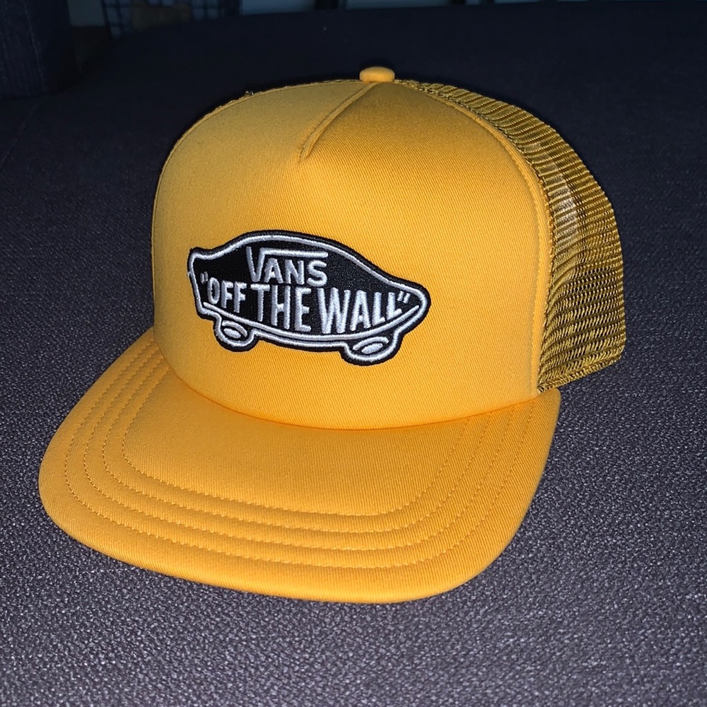 Vans Classic “Off The Wall” Trucker Hat